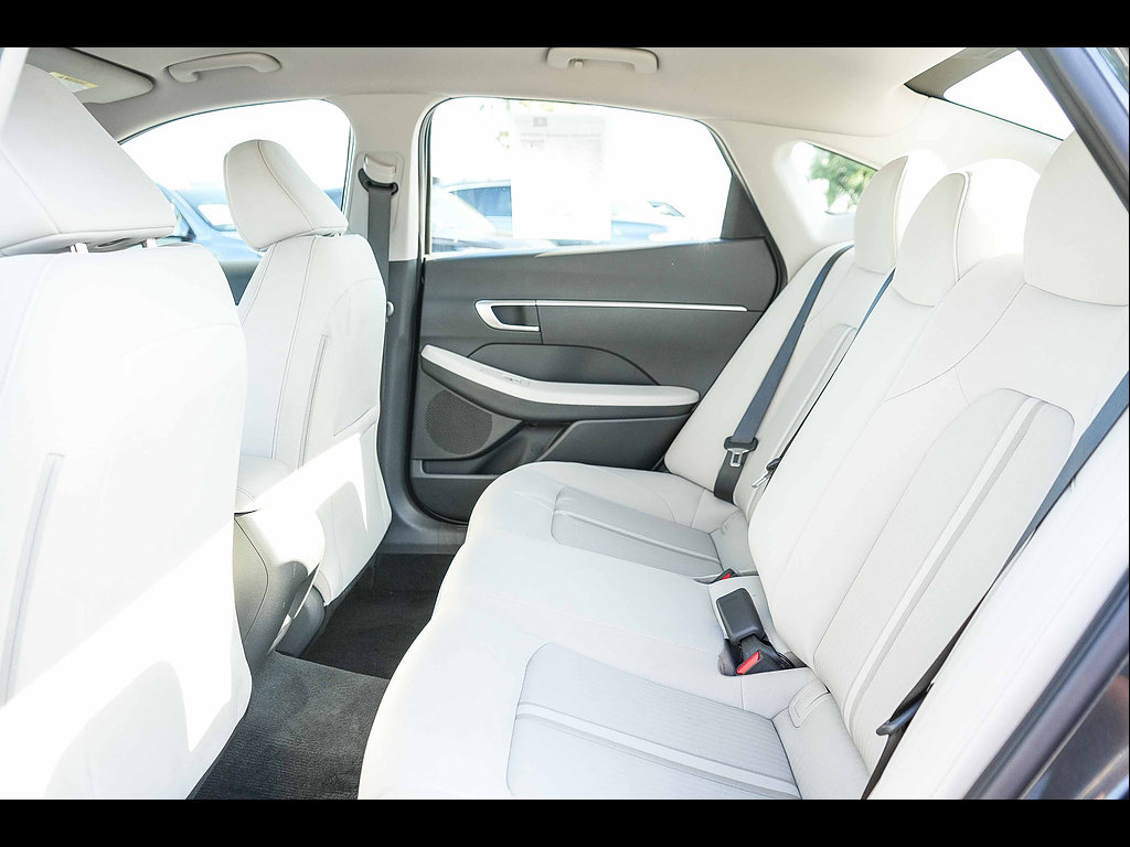 Certified 2025 Hyundai Sonata SE FWD image 20