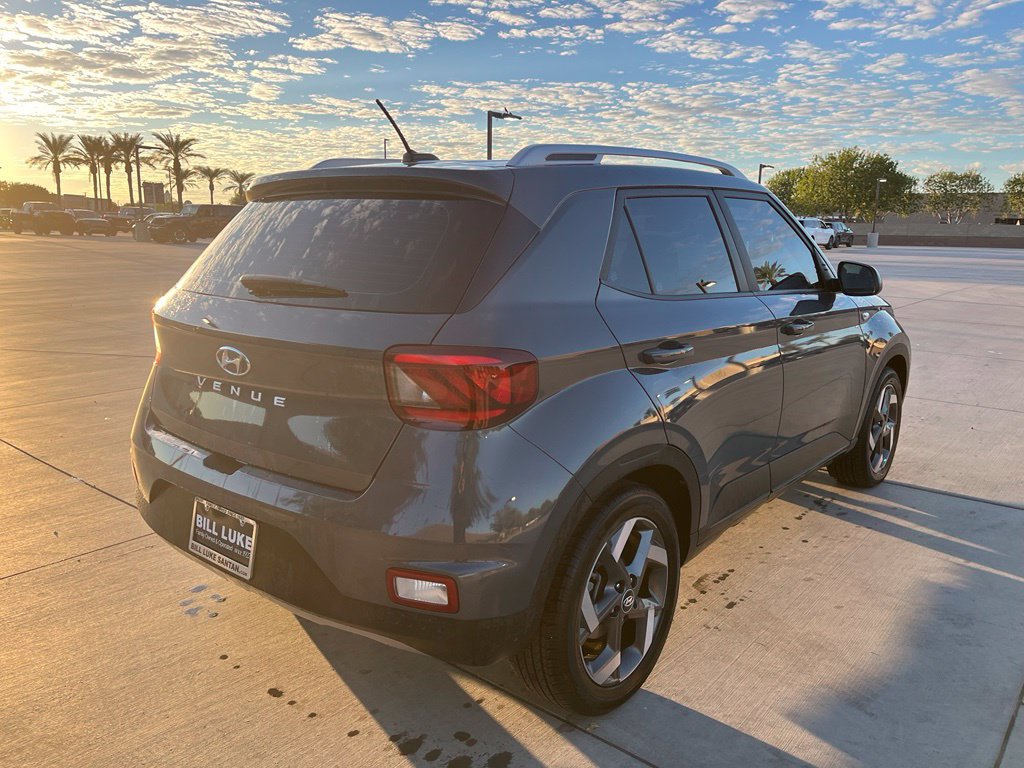 Used 2026 Hyundai Venue SEL FWD image 7