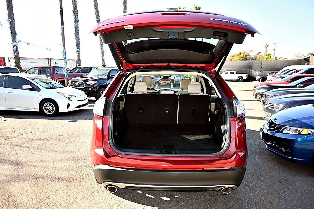 Used 2017 Ford Edge Titanium w/ Equipment Group 302A FWD image 8