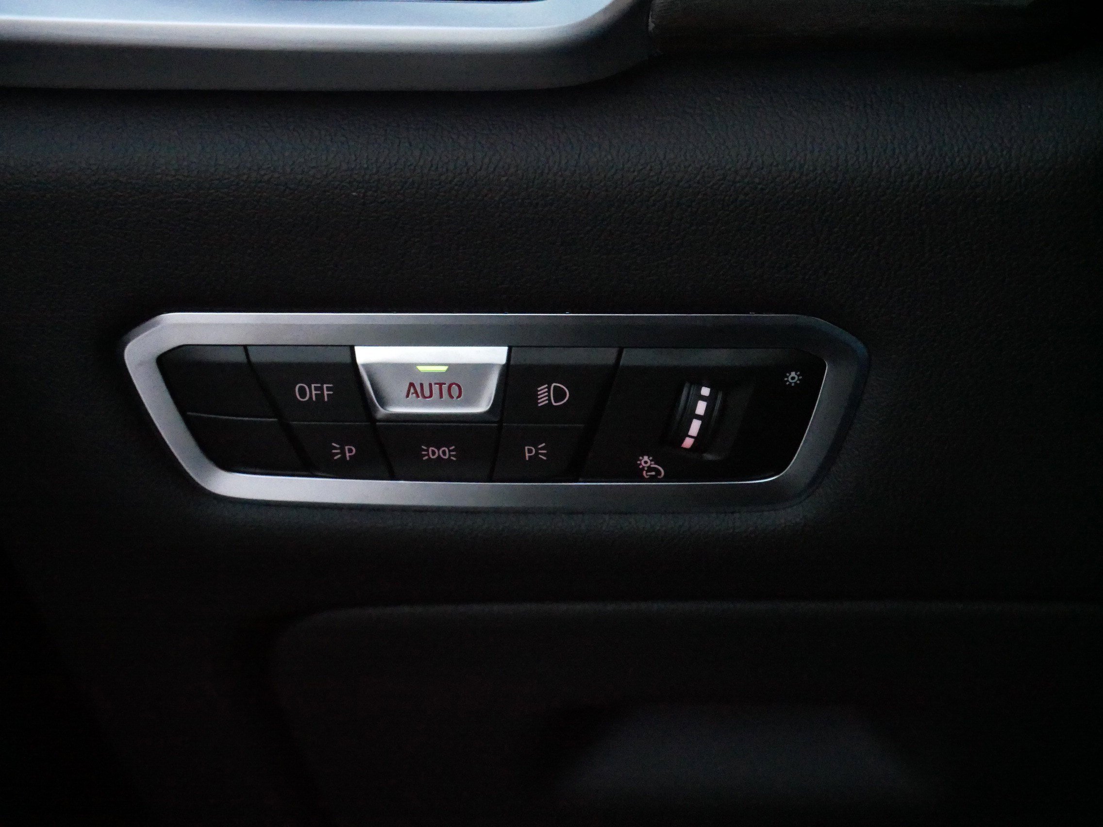 Used 2023 BMW X5 xDrive45e w/ M Sport Package image 26