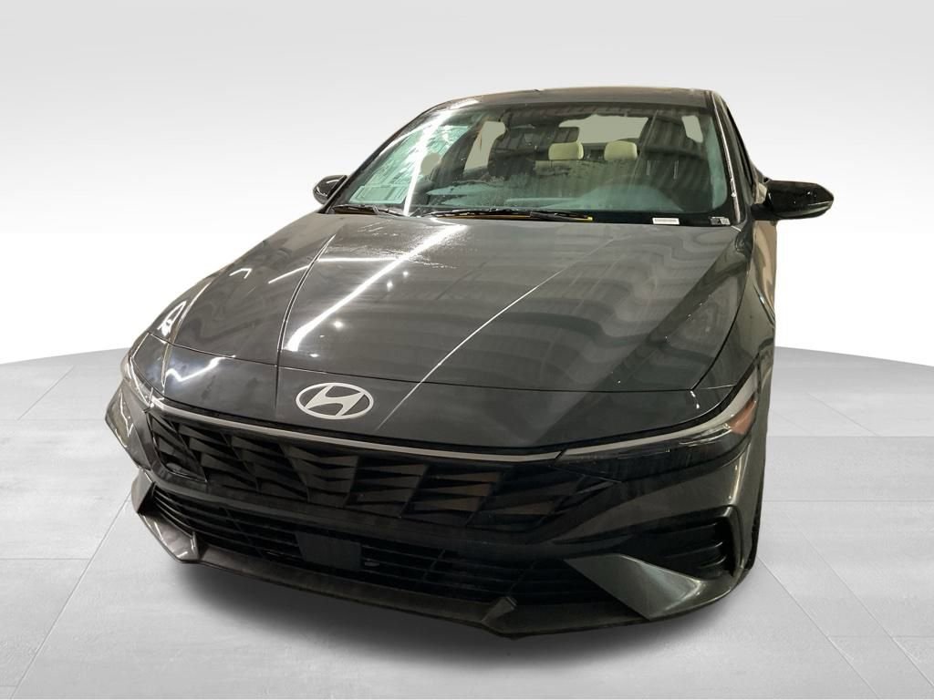 New 2026 Hyundai Elantra SEL Sport Premium FWD image 9