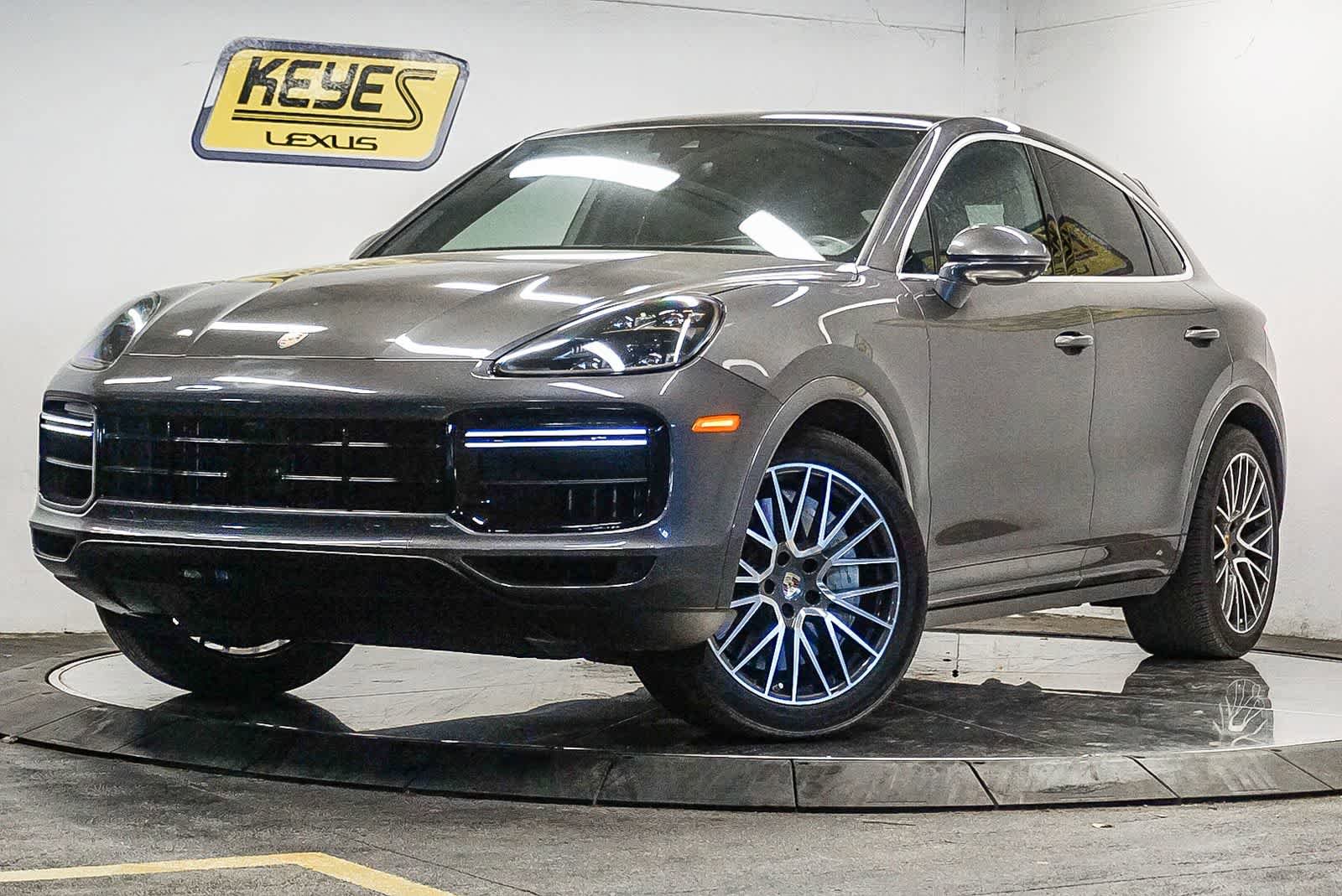 Certified 2022 Porsche Cayenne Turbo AWD/4WD image 1