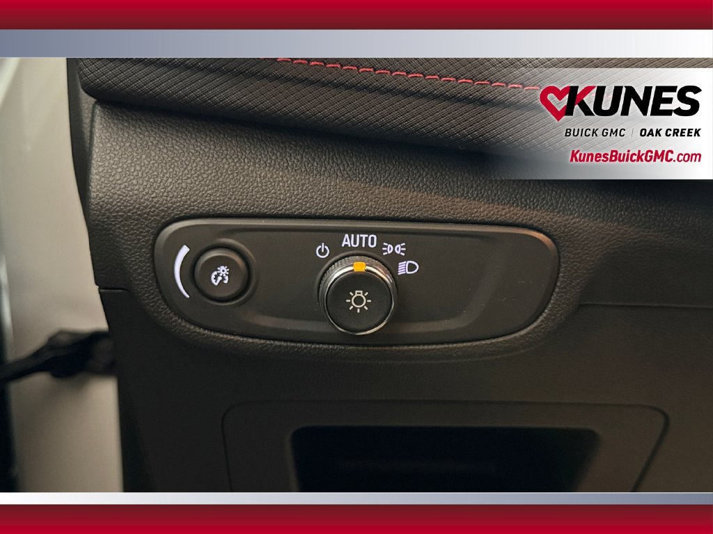 Used 2024 Chevrolet TrailBlazer RS w/ Convenience Package FWD image 19