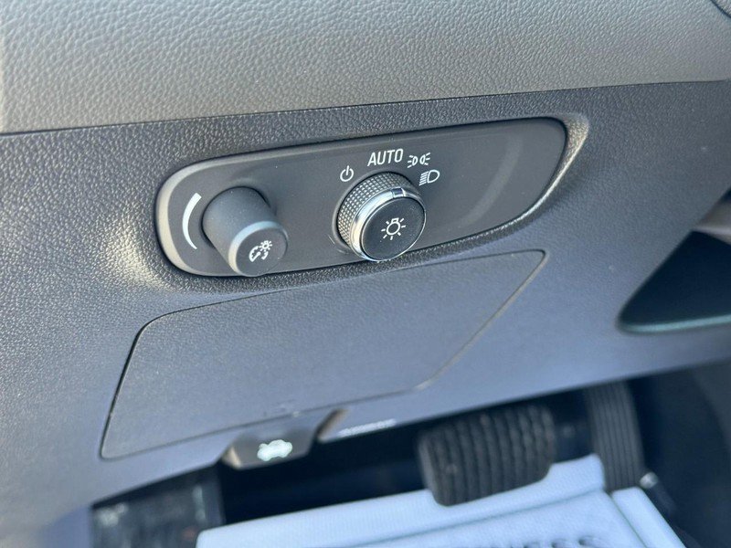 Used 2025 Buick Encore GX Preferred image 16
