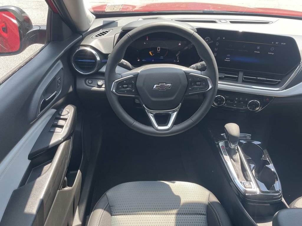 New 2026 Chevrolet Trax LT w/ Midnight Edition FWD image 13