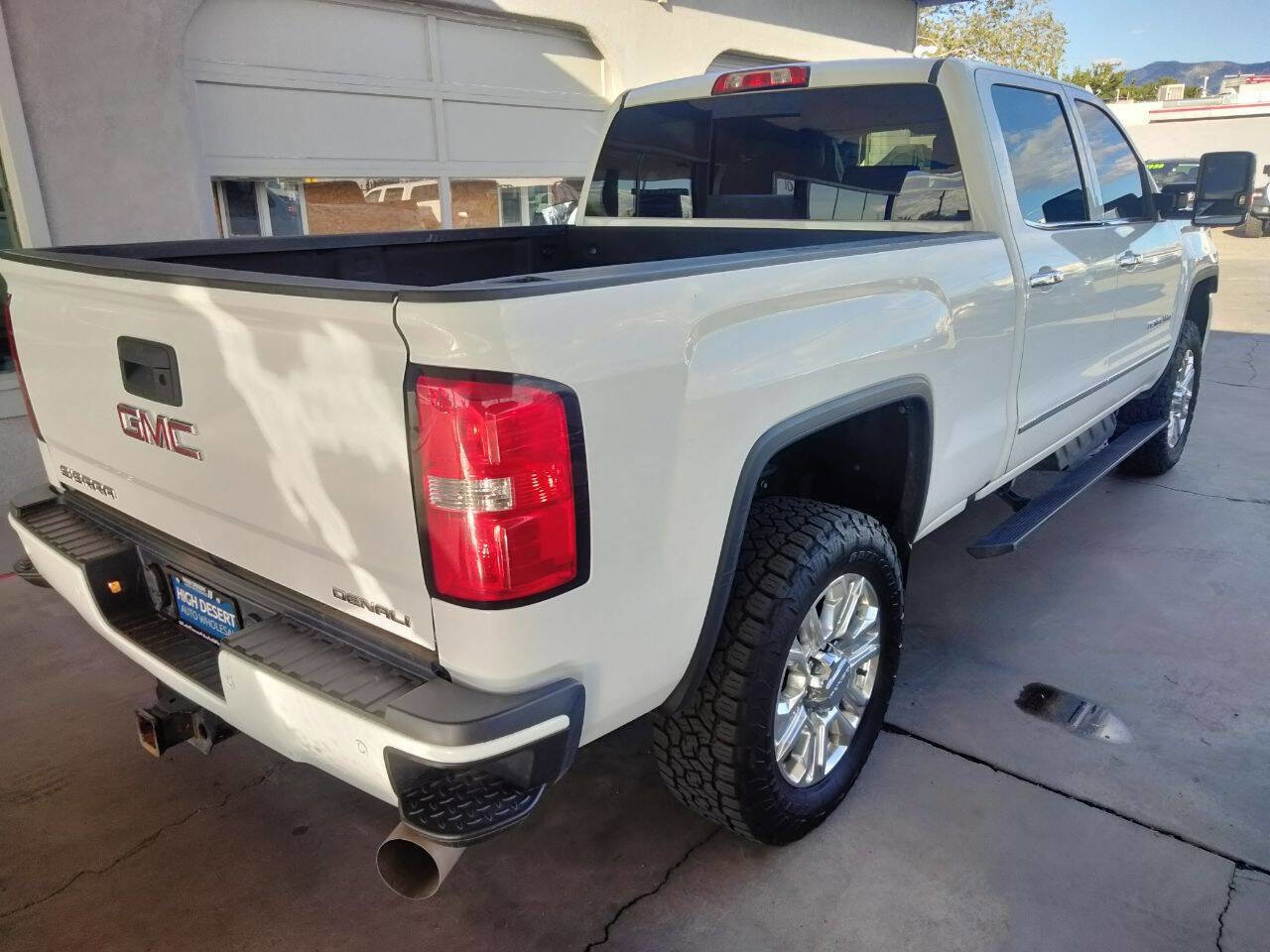 Used 2019 GMC Sierra 3500 Denali w/ Duramax Plus Package image 3