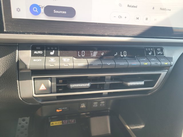 Used 2025 Toyota Camry XSE FWD image 24