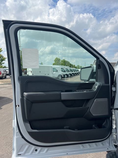 New 2025 Ford F150 Lightning Lariat image 15