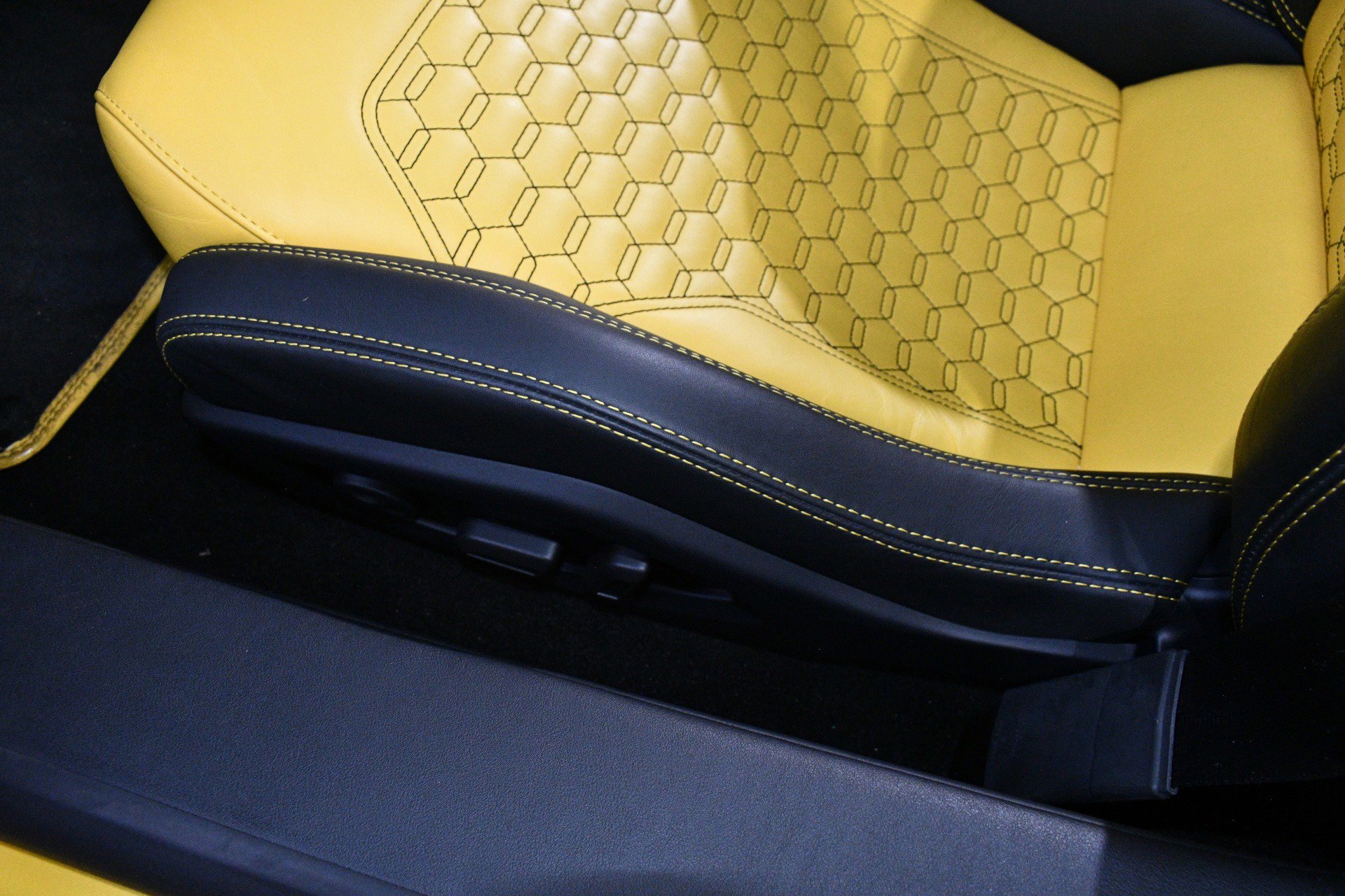 Used 2018 Lamborghini Huracan LP 580-2 image 11