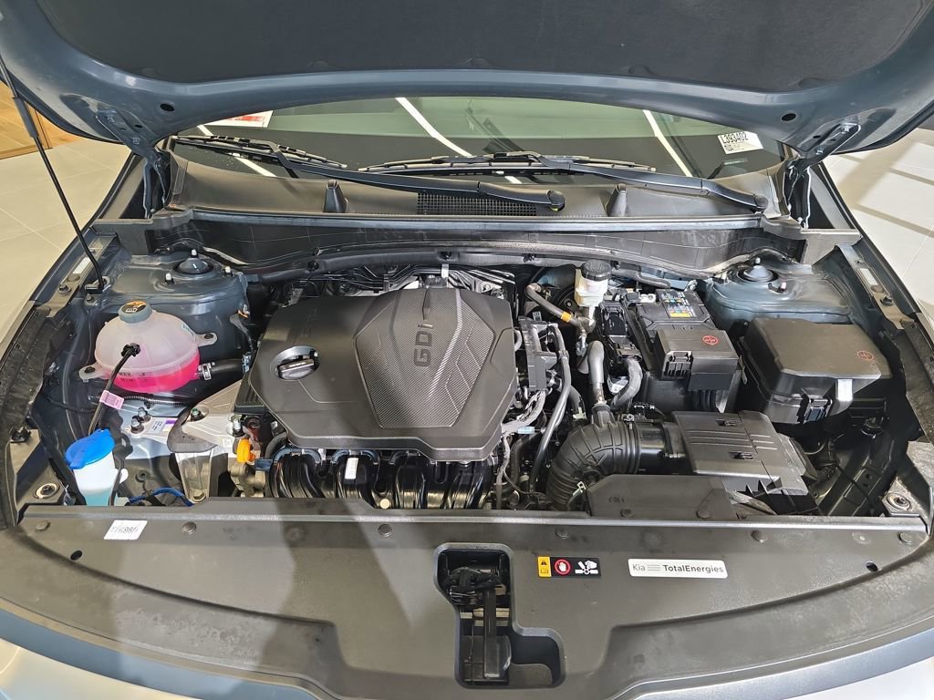 Certified 2025 Kia Sportage LX image 28