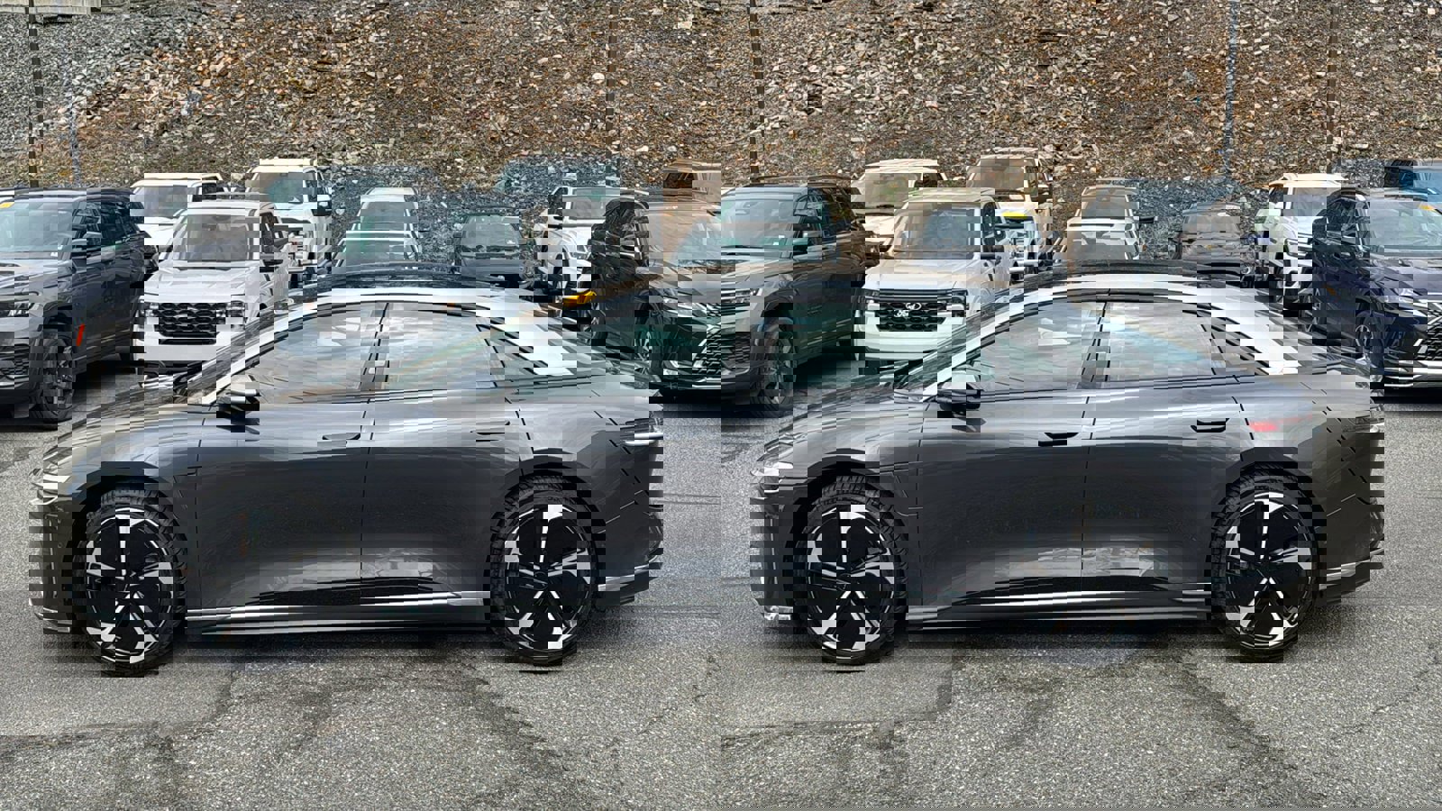 Used 2023 Lucid Air Grand Touring image 4