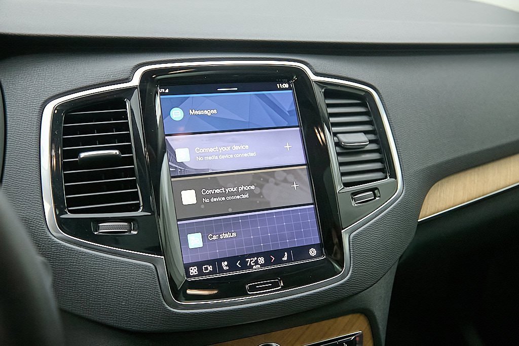 Certified 2023 Volvo XC90 B5 Plus image 16