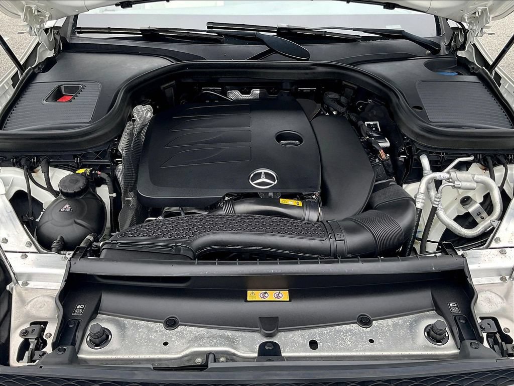 Used 2022 Mercedes-Benz GLC 300 4MATIC w/ Multimedia Package Lite image 28