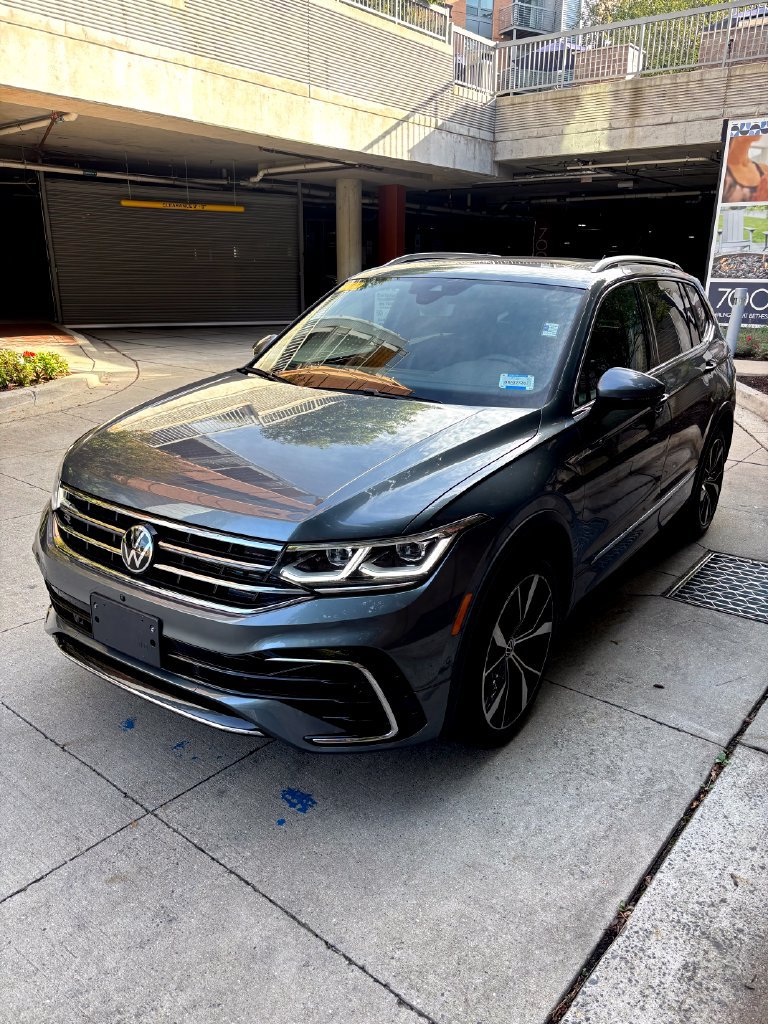Used 2023 Volkswagen Tiguan SEL R-Line AWD/4WD image 1