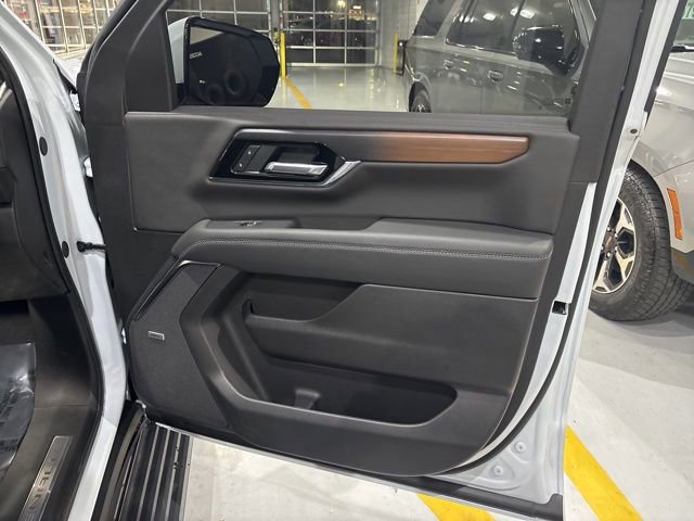 Used 2026 GMC Yukon XL Denali w/ Denali Reserve Package image 41