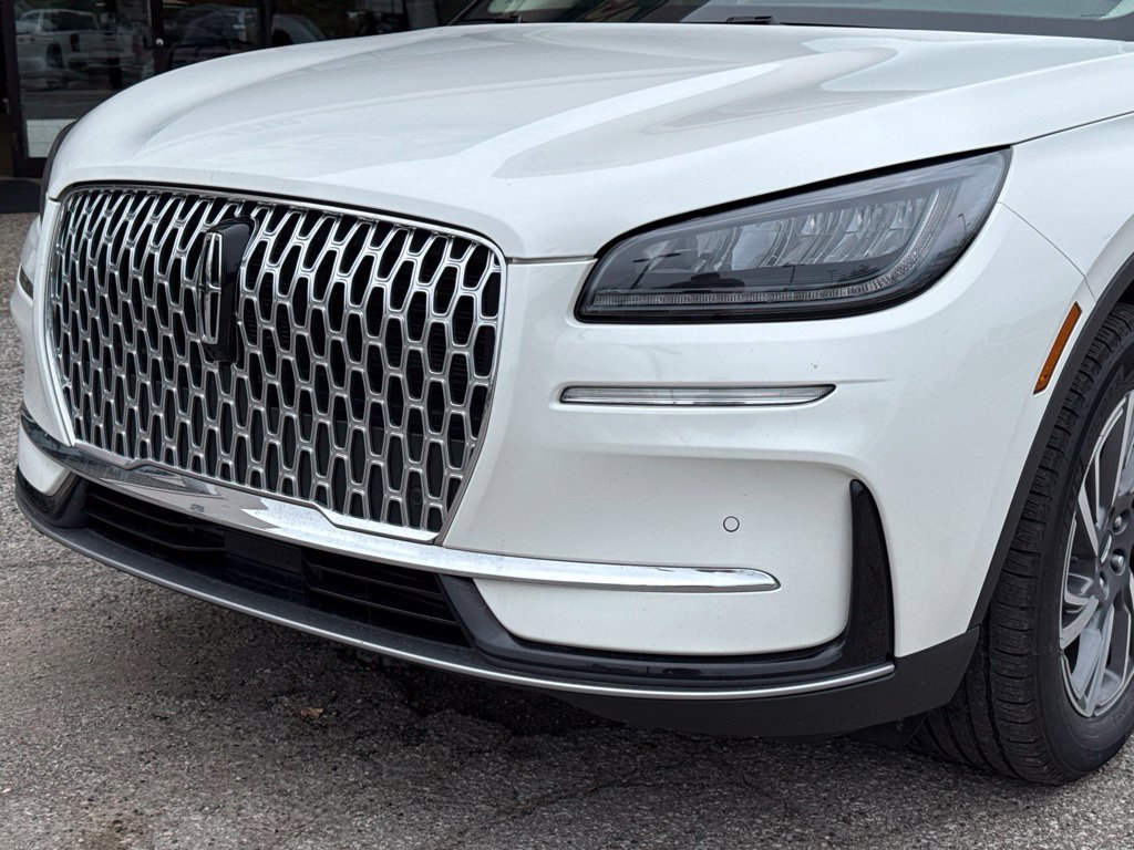 Used 2023 Lincoln Corsair AWD w/ Equipment Group 101A image 7