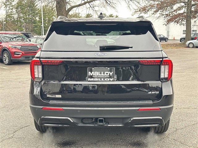 Used 2025 Ford Explorer ST-Line w/ ST-Line Street Pack image 4