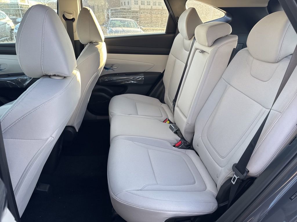 New 2026 Hyundai Tucson SE image 8