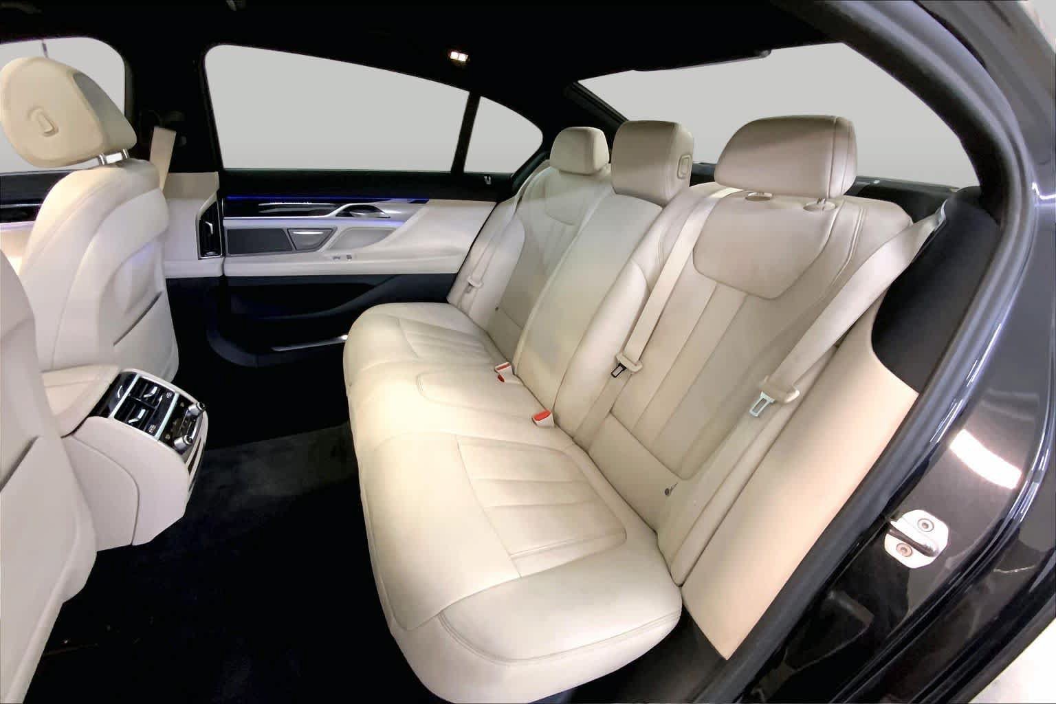 Used 2019 BMW 740i xDrive w/ M Sport Package AWD/4WD image 20