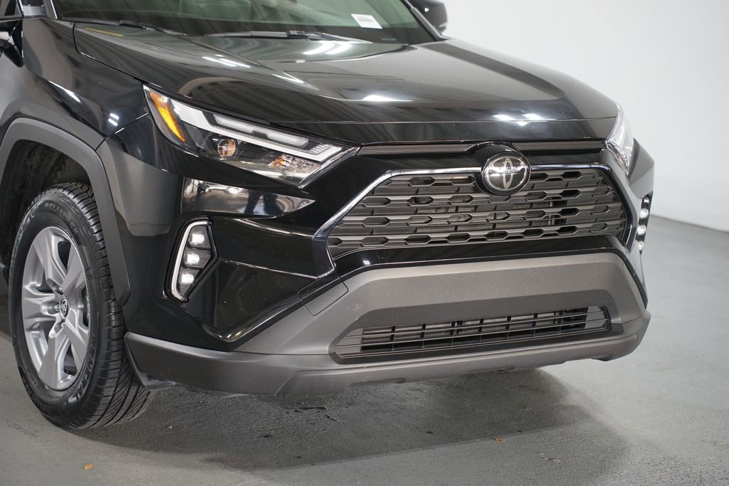 Used 2025 Toyota RAV4 XLE image 4