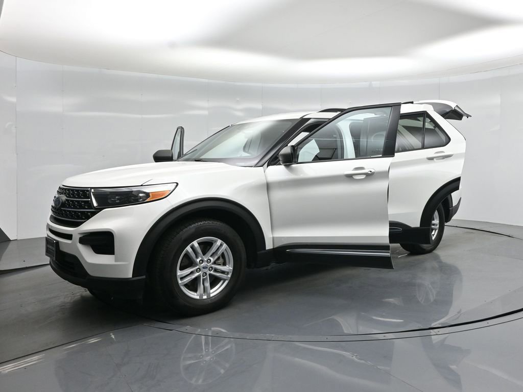 Certified 2023 Ford Explorer XLT RWD image 29