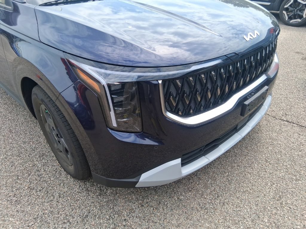 Certified 2026 Kia Carnival FWD image 16