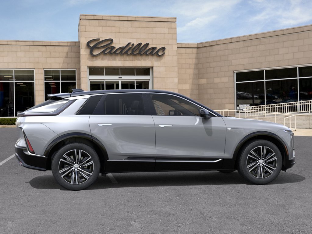 New 2027 Cadillac Lyriq Luxury w/ LPO, Floor Liner Package AWD/4WD image 7