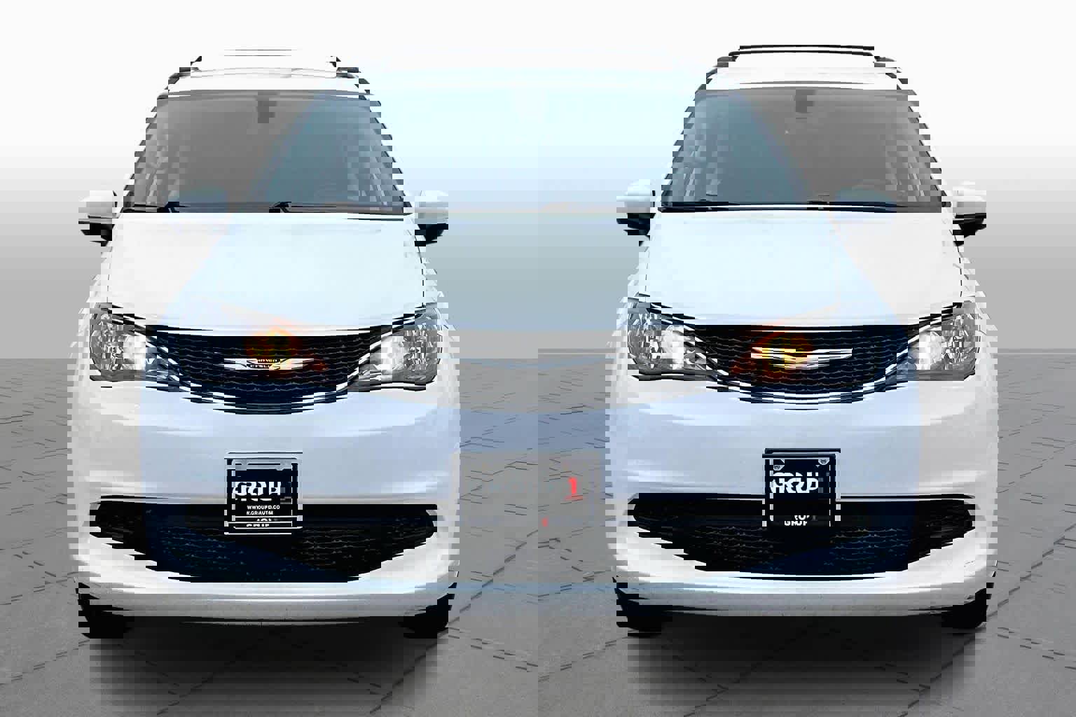 Used 2021 Chrysler Voyager Lxi image 3