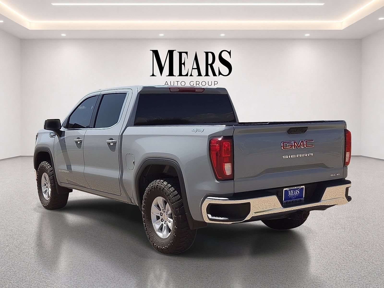 Used 2024 GMC Sierra 1500 SLE AWD/4WD image 3