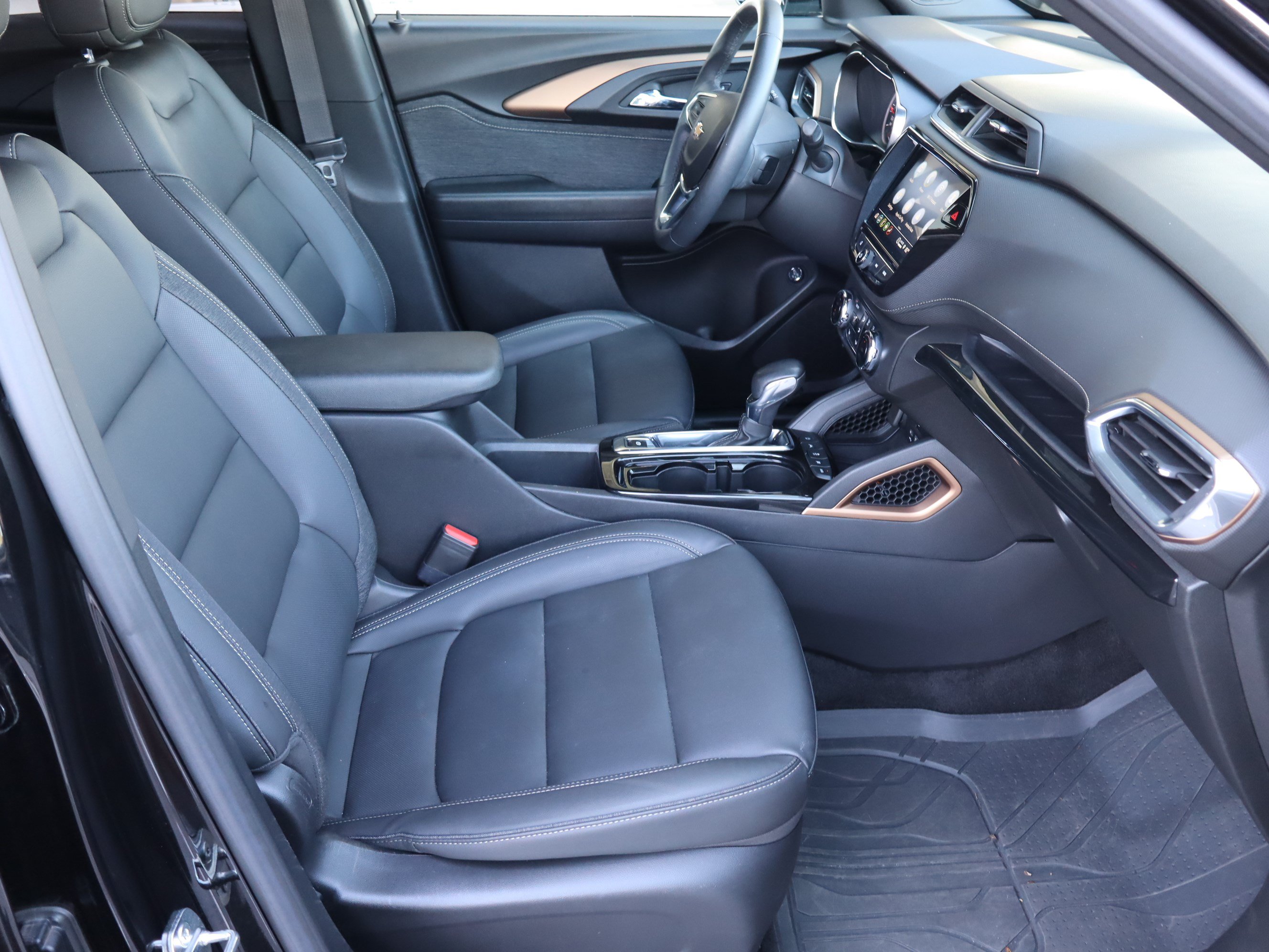 Used 2023 Chevrolet TrailBlazer ACTIV w/ Sun and Liftgate Package AWD/4WD image 38
