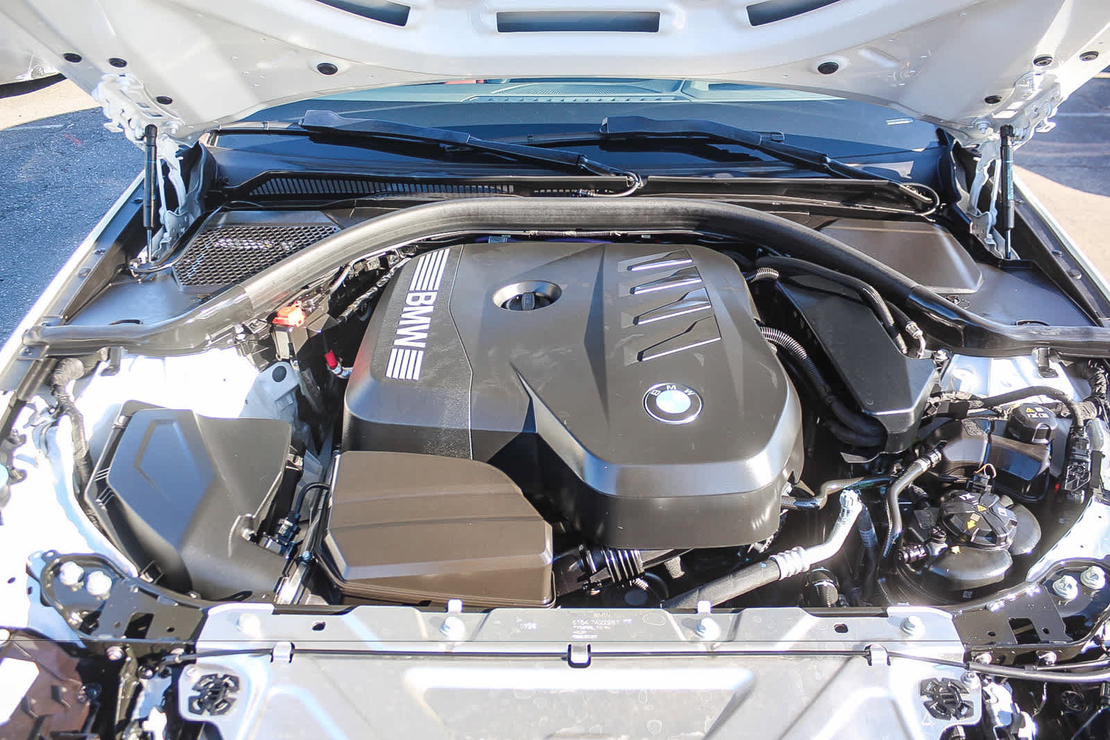 Used 2026 BMW 330i Sedan w/ M Sport Package RWD image 29