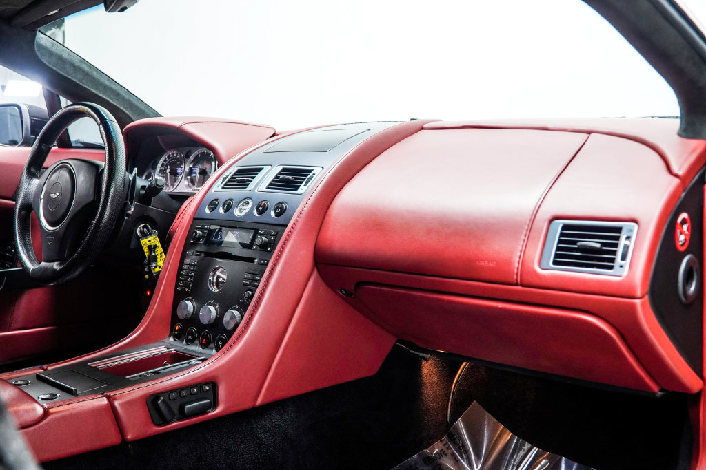 Used 2007 Aston Martin V8 Vantage Coupe RWD image 27