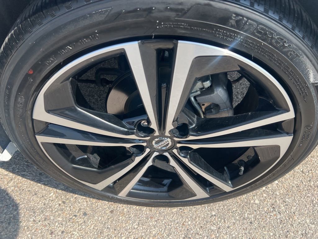 Certified 2023 Nissan Sentra SR w/ SR Premium Package image 43