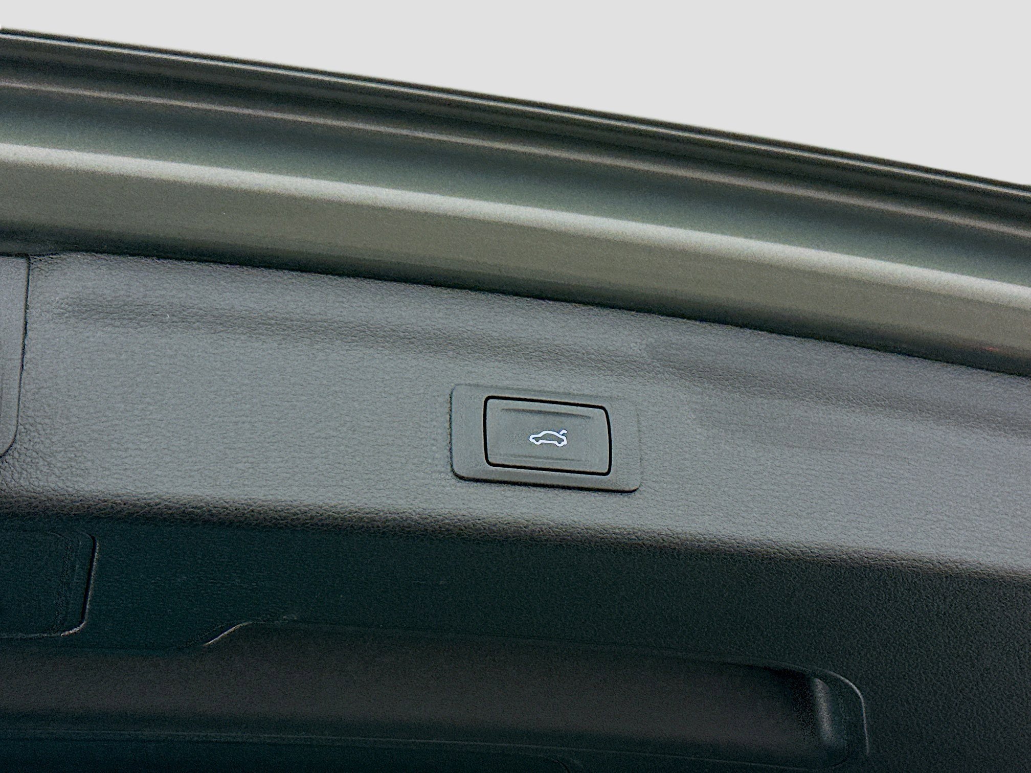 Used 2025 Audi Q3 2.0T Premium image 31