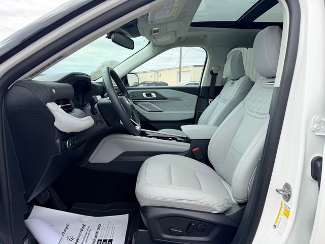 Used 2025 Ford Explorer Platinum w/ Ultimate Package image 17