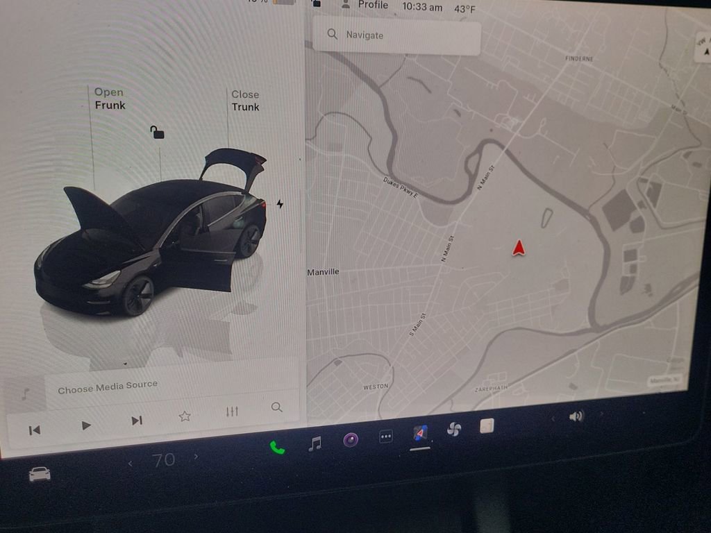 Used 2023 Tesla Model 3 Standard Range image 3