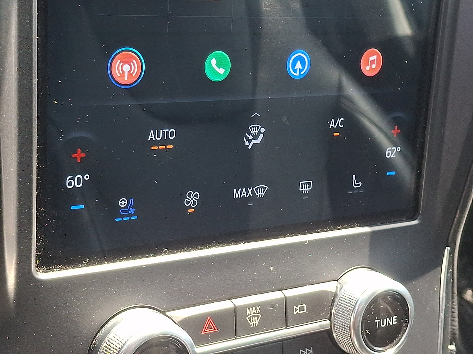 Used 2022 Ford Edge Titanium w/ Equipment Group 301A AWD/4WD image 16