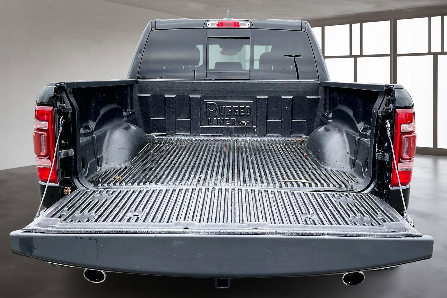 Used 2021 RAM 1500 Laramie w/ Sport Appearance Package image 7