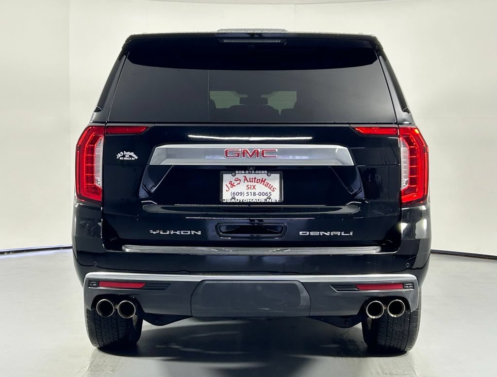 Used 2022 GMC Yukon XL Denali AWD/4WD image 6