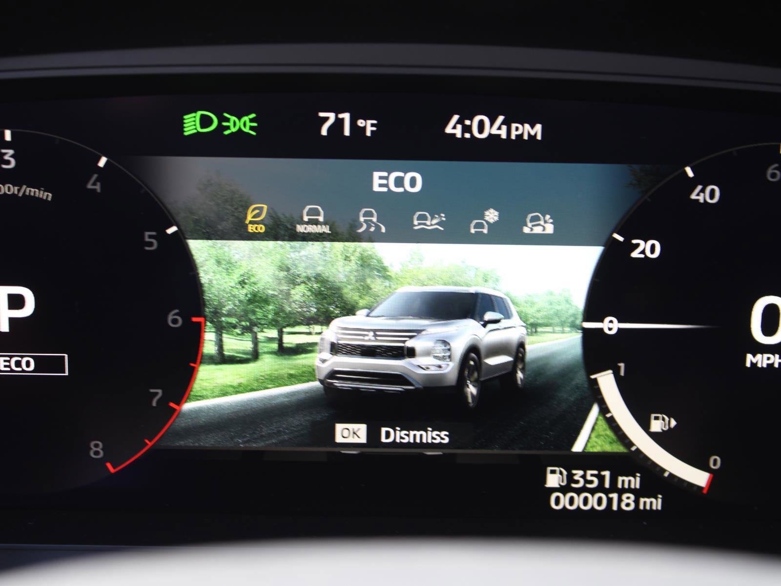 New 2025 Mitsubishi Outlander SE image 35