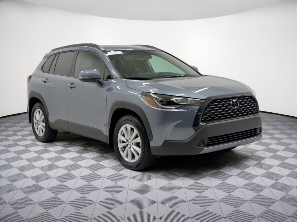Used 2023 Toyota Corolla Cross LE AWD/4WD image 7