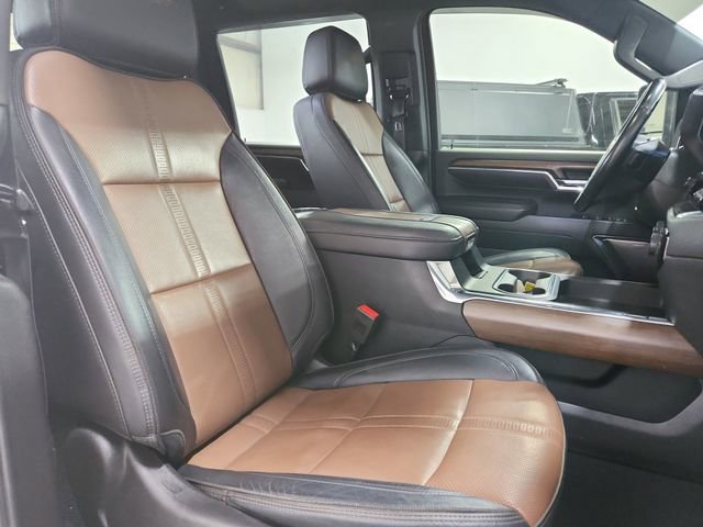 Used 2024 Chevrolet Silverado 3500 High Country w/ Technology Package AWD/4WD image 38