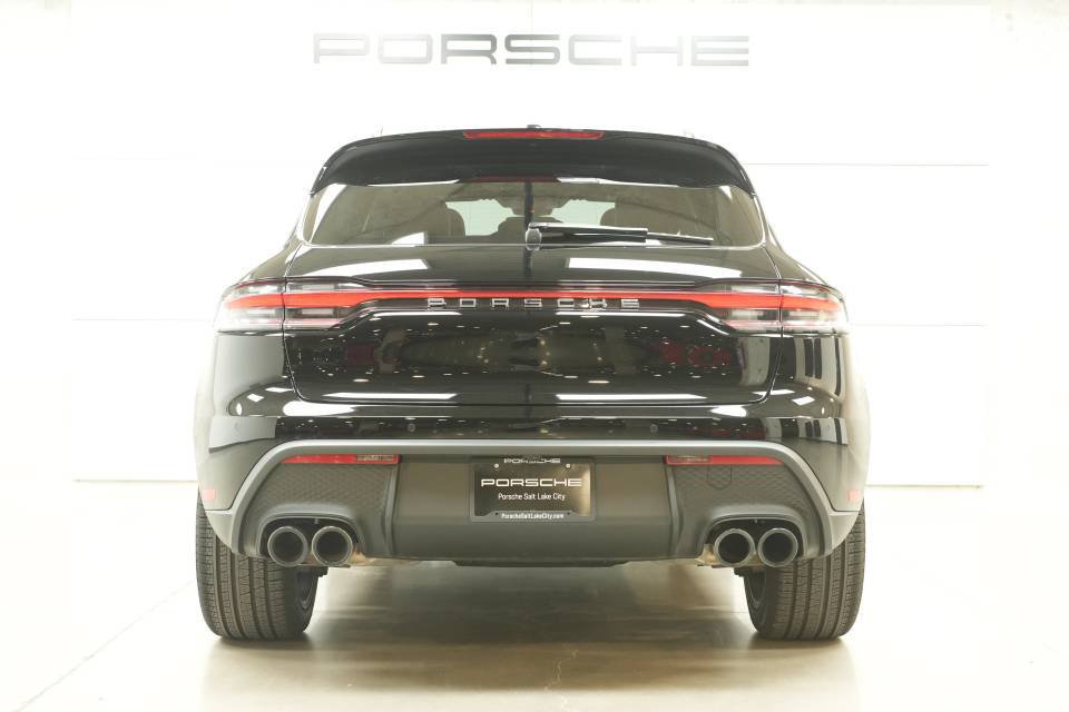 Certified 2026 Porsche Macan AWD/4WD image 12