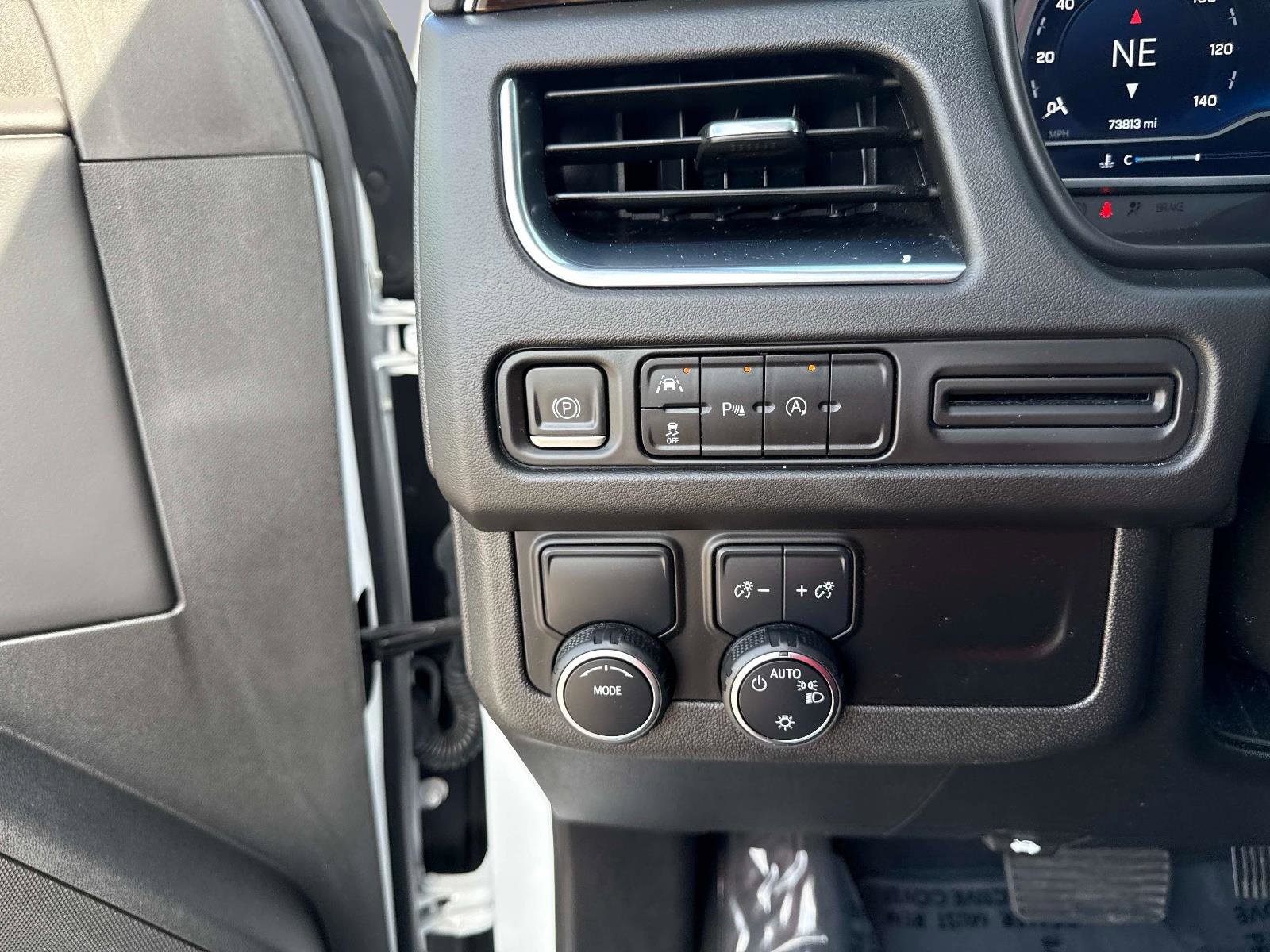 Used 2023 Chevrolet Suburban Premier image 37