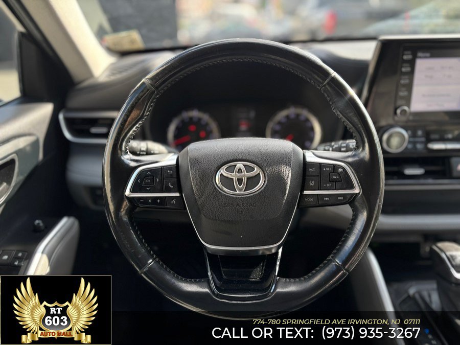 Used 2021 Toyota Highlander LE AWD/4WD image 15