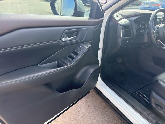 Used 2023 Nissan Rogue SV w/ SV Premium B Package AWD/4WD image 15