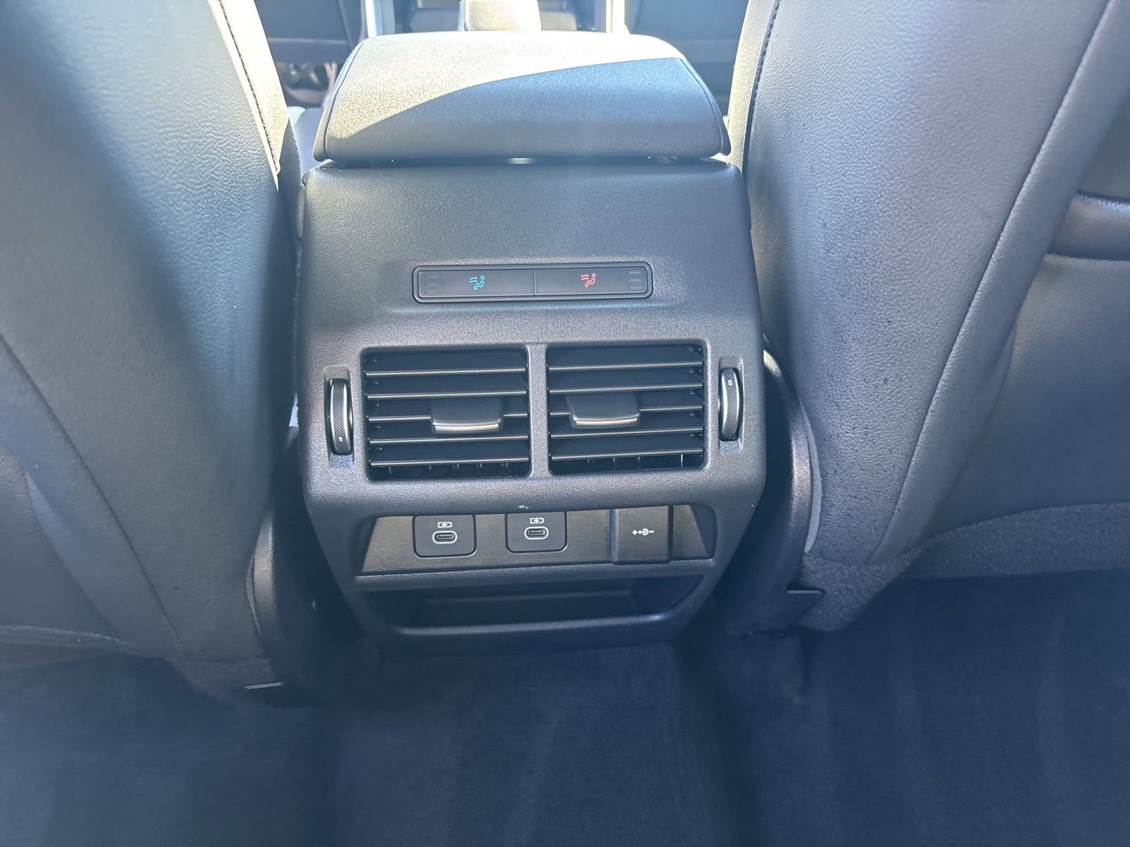 Certified 2025 Land Rover Discovery Sport Dynamic SE image 14