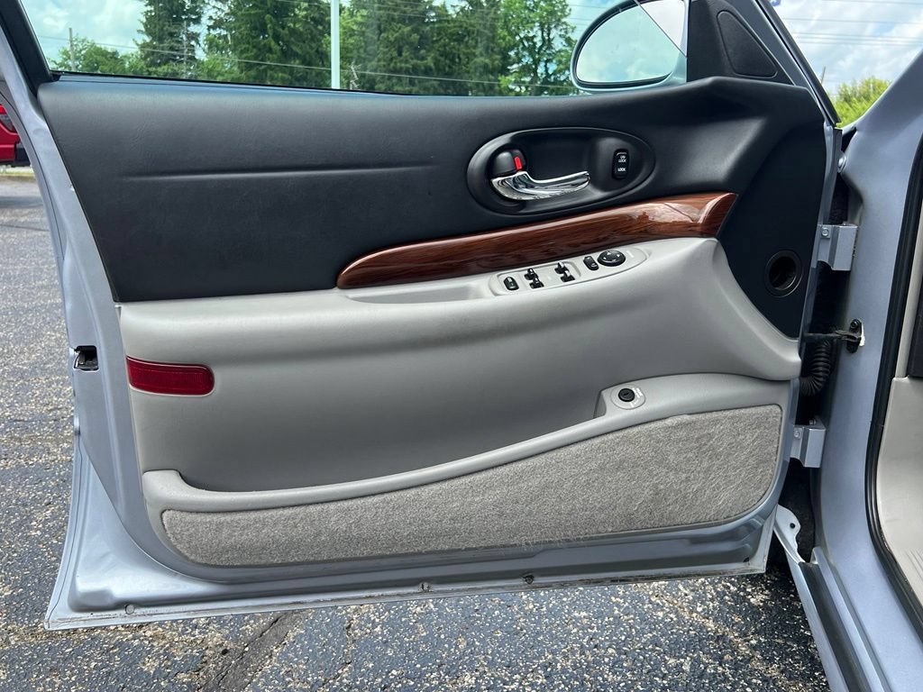 Used 2005 Buick Le Sabre Custom w/ Wheel And Sound Package FWD image 10