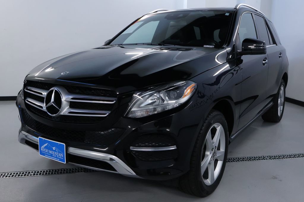 Used 2019 Mercedes-Benz GLE 400 4MATIC w/ Premium 1 Package image 3
