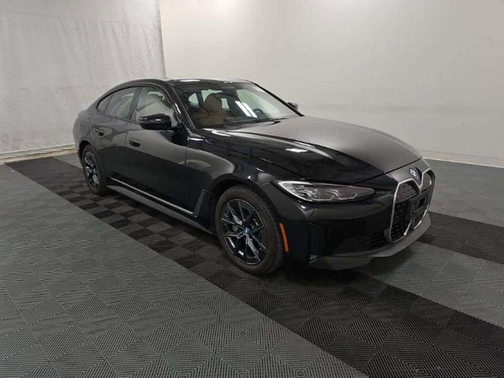 Used 2023 BMW i4 eDrive35 RWD image 3